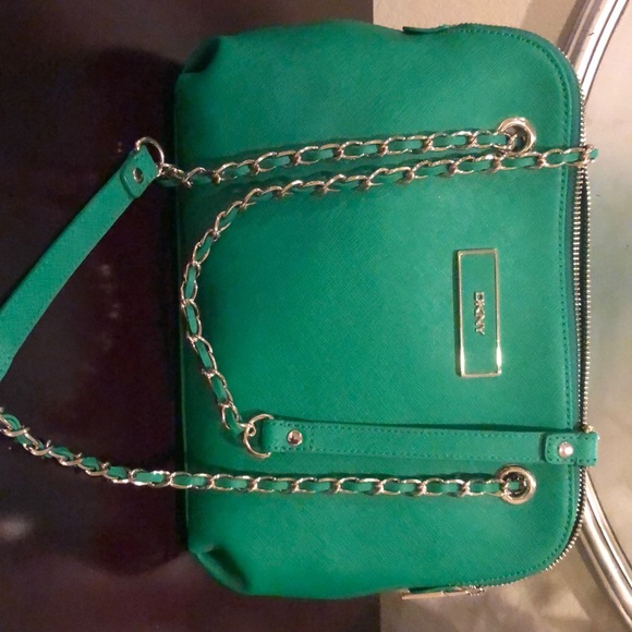DKNY NWT handbag - Picture 1 of 2